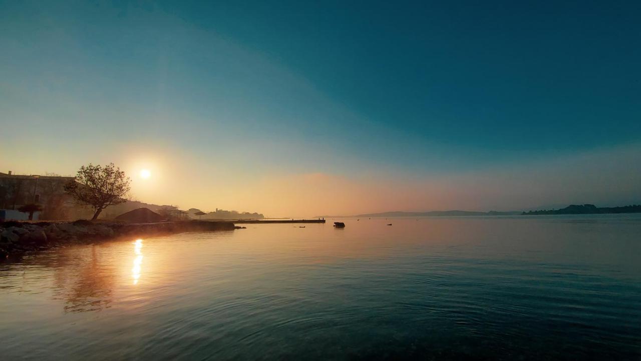 Holiday Home - Beach House 'Amarella' Turanj Bagian luar foto