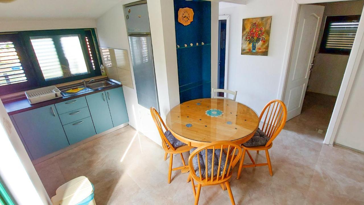 Holiday Home - Beach House 'Amarella' Turanj Bagian luar foto