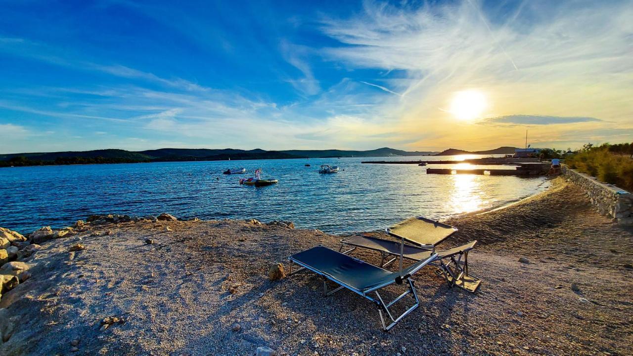 Holiday Home - Beach House 'Amarella' Turanj Bagian luar foto