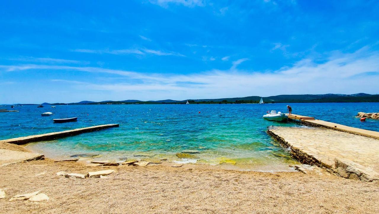 Holiday Home - Beach House 'Amarella' Turanj Bagian luar foto