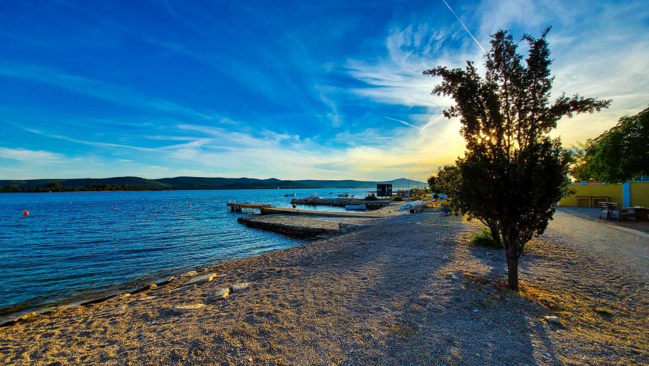 Holiday Home - Beach House 'Amarella' Turanj Bagian luar foto