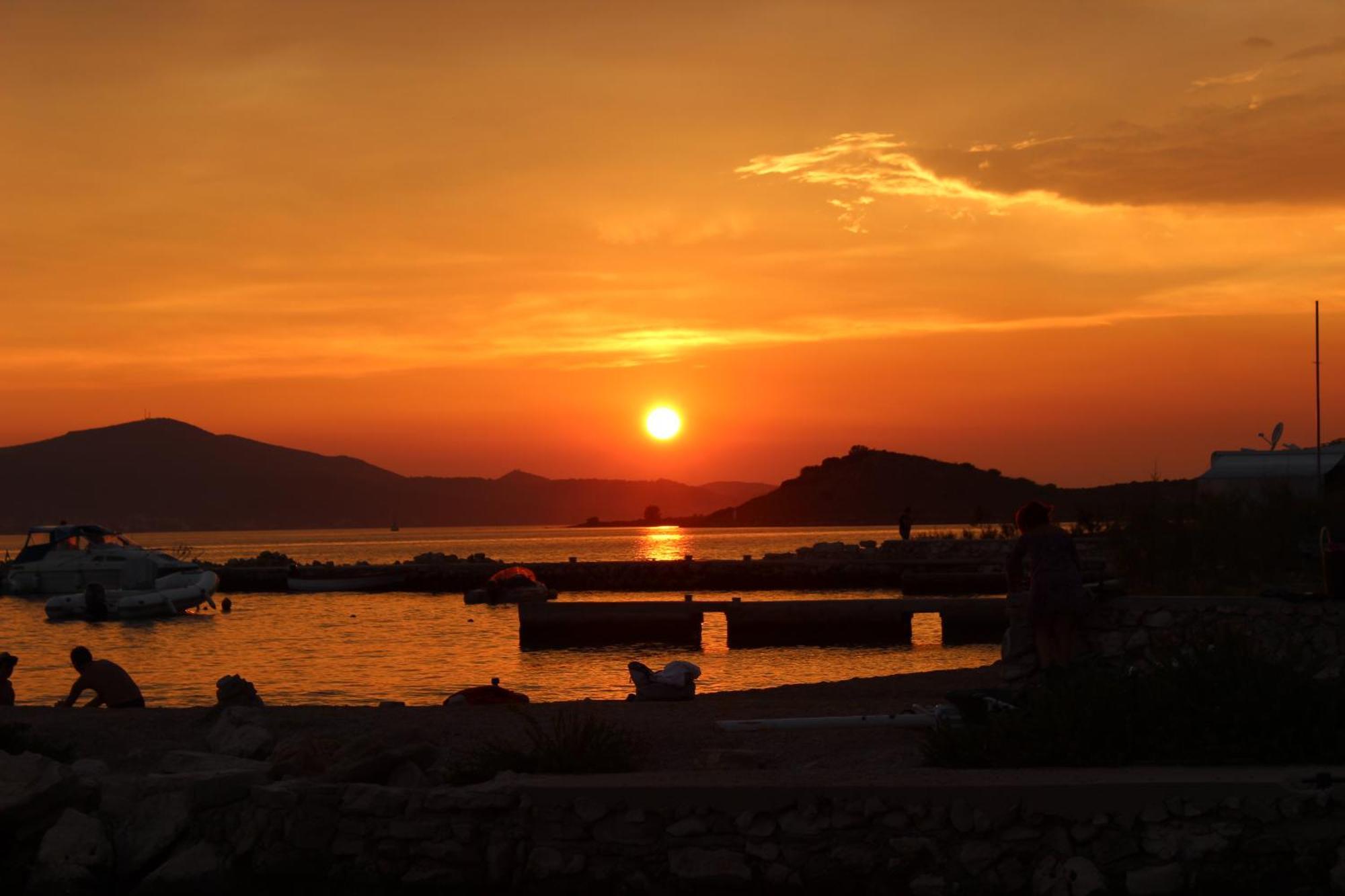 Holiday Home - Beach House 'Amarella' Turanj Bagian luar foto